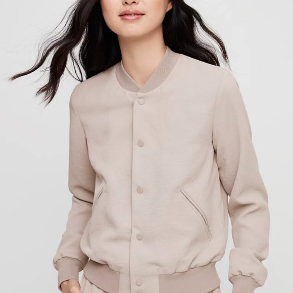 NWT Aritzia Wilfred Poussin Bomber in Concrete - Picture 5 of 5